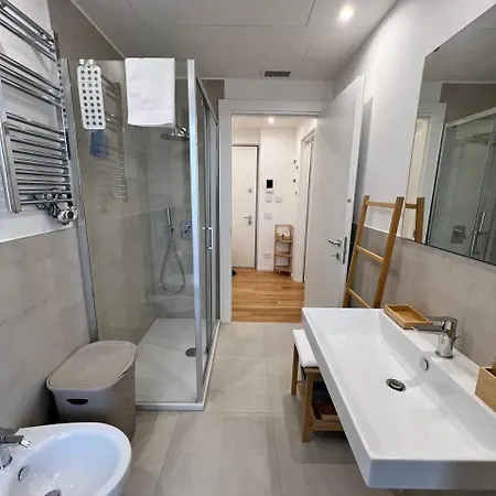 Likehome Portareno Monolocale Exclusive - 4 Pxs فيرّارا