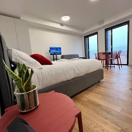 Likehome Portareno Monolocale Exclusive - 4 Pxs Апартаменты Феррара
